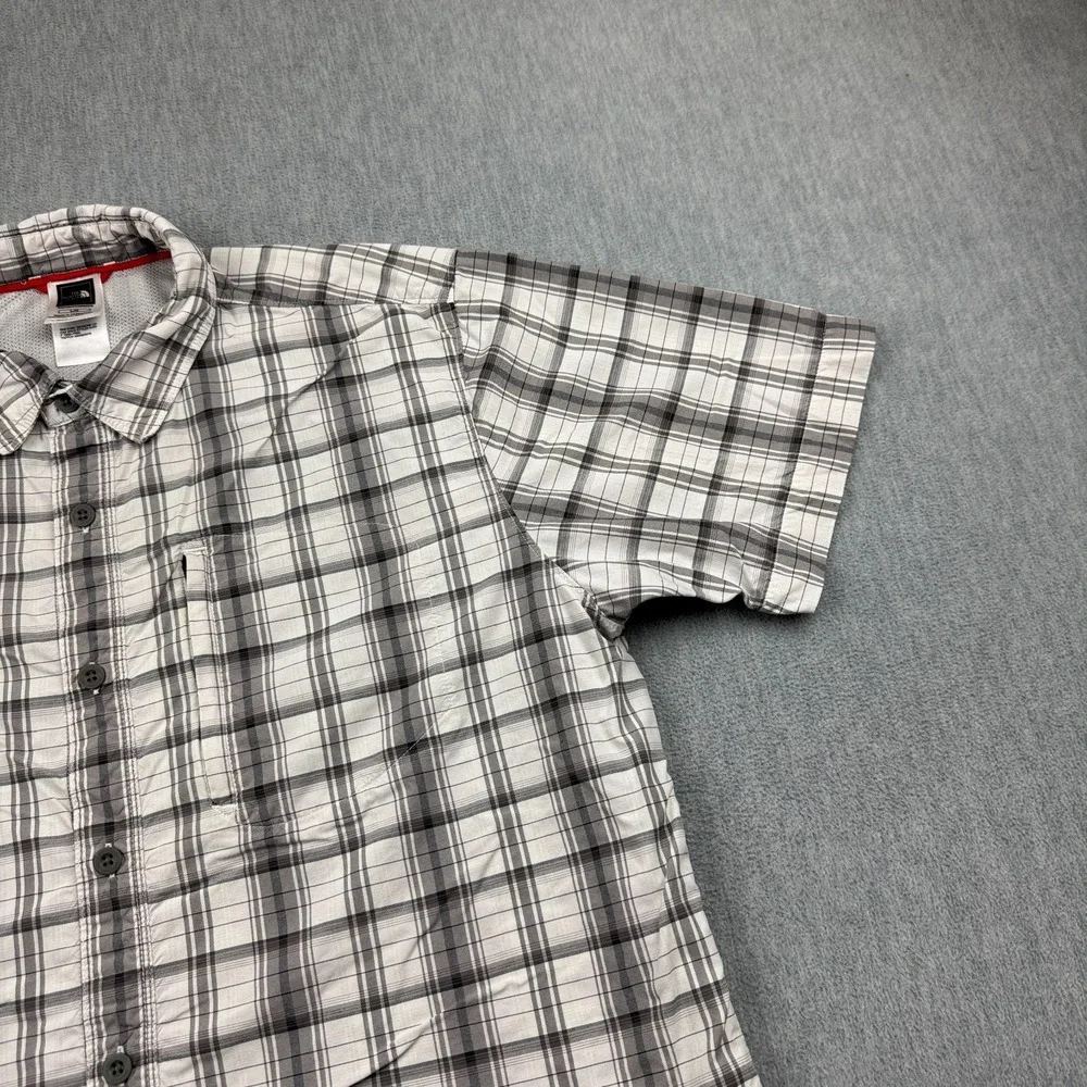 The North Face Shirt Mens Large Gray Plaid Tekware Short Sleeve Nylon Button Top